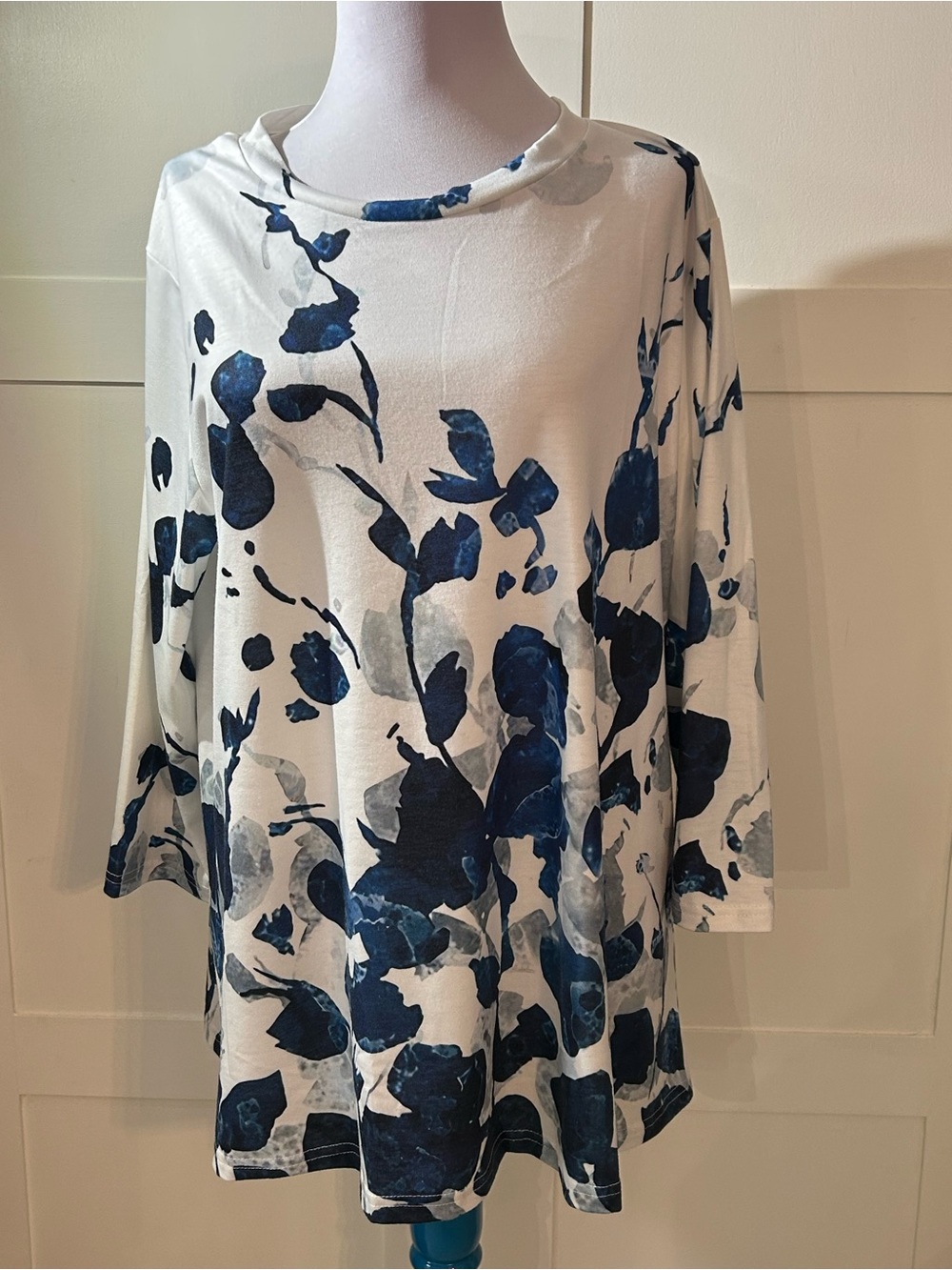 White Tunic Top with Navy Blue Floral Print XL